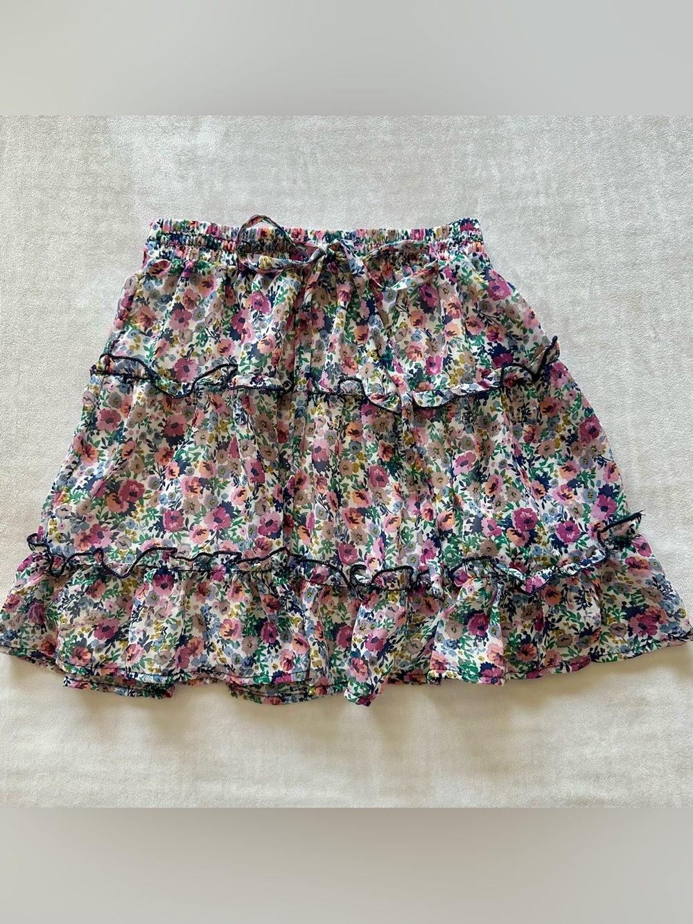 cutesy floral chiffon skirt w lining & tie front / size xs